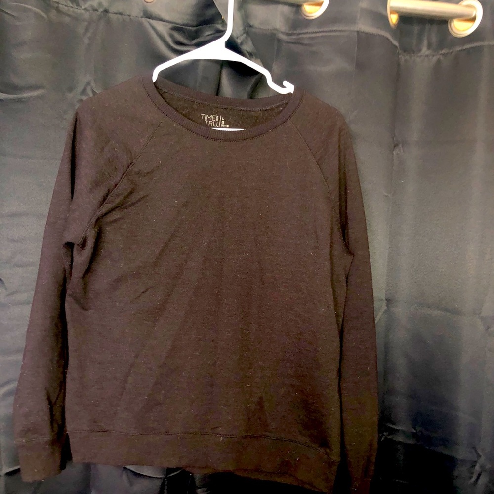 Black sweatshirt